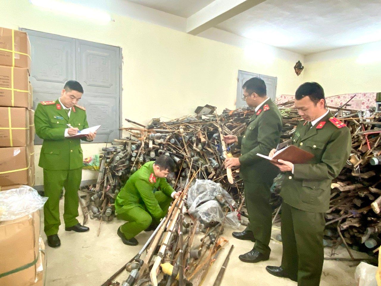 Quy định chi tiết một số điều và biện pháp thi hành Luật Quản lý, sử dụng vũ khí, vật liệu nổ và công cụ hỗ trợ