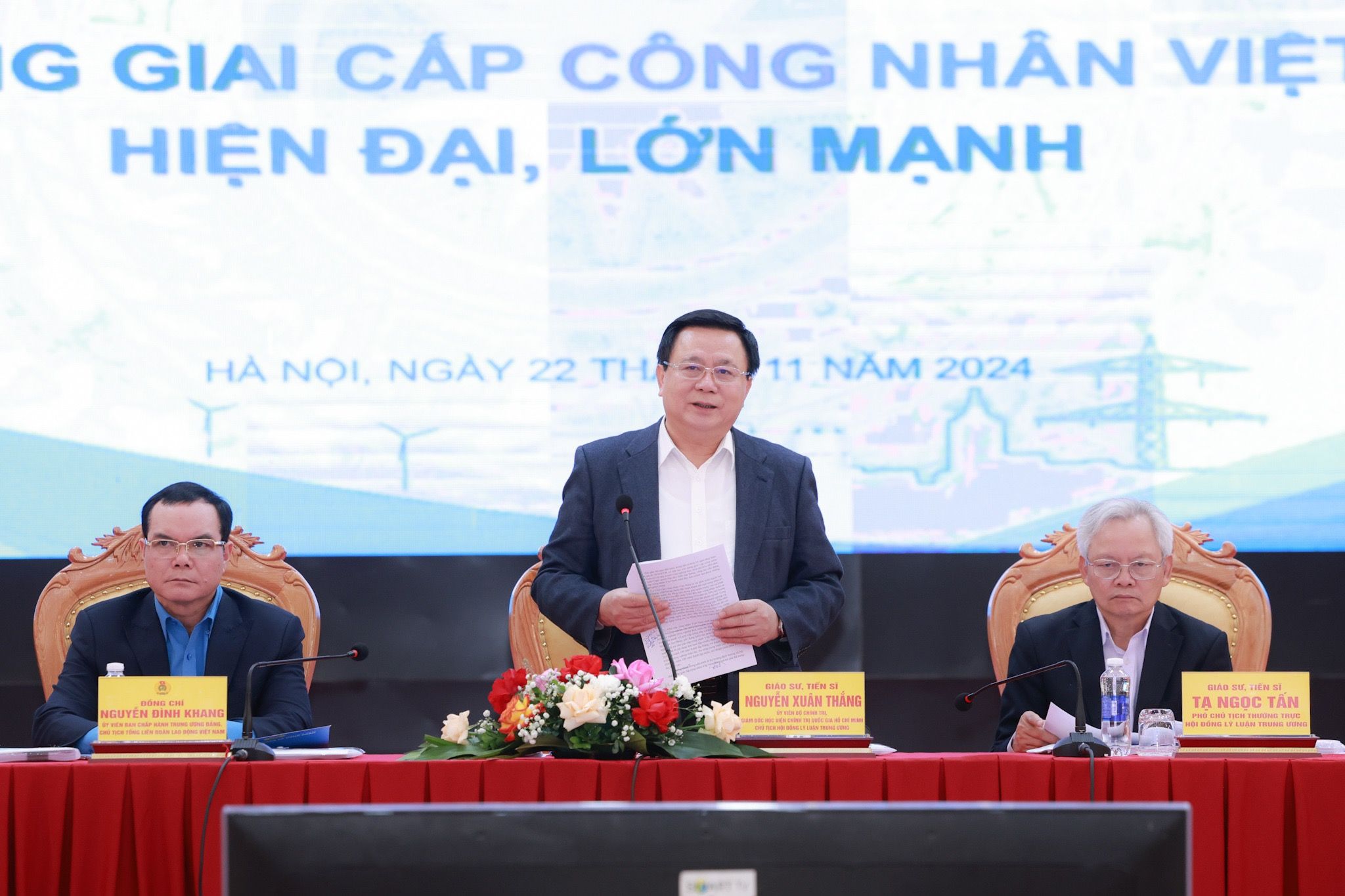 “Xây dựng giai cấp công nhân Việt Nam hiện đại, lớn mạnh”