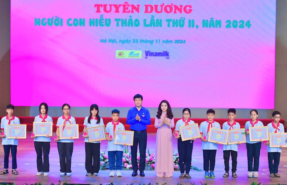 Tuyên dương 68 "người con hiếu thảo" của Thủ đô