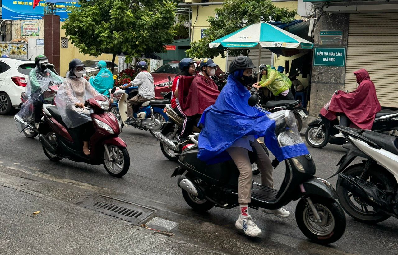 Không khí lạnh tràn về, Hà Nội chuyển mưa rét vào đầu tuần