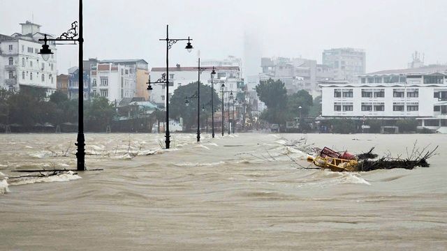 Chủ động ứng phó, khắc phục nhanh hậu quả mưa lũ ở Trung Bộ